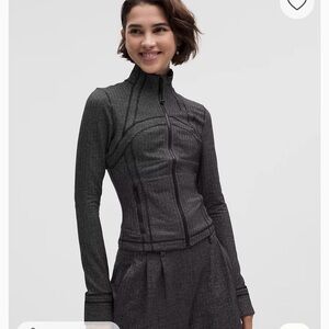 NWT size 12 lululemon define cropped jacket- herringbone
